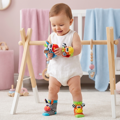 “Sensorische baby sokjes en armbandje, een knuffelig speelkameraadje”